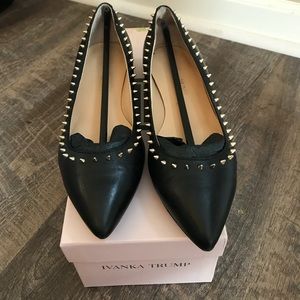 Ivanka Trump Cecile Pointy Flats 5.5 Like New